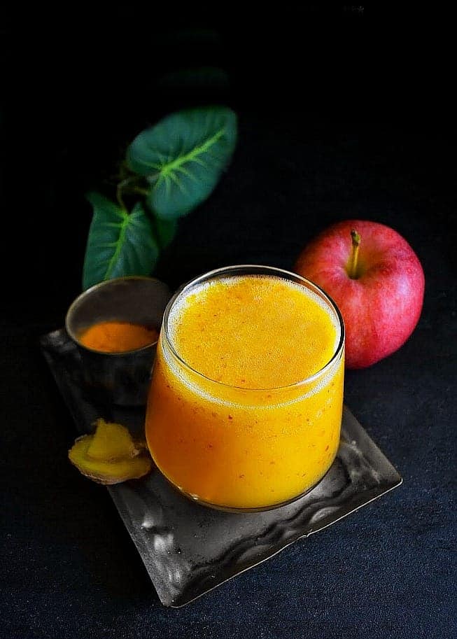 Fresh turmeric ginger smoothie